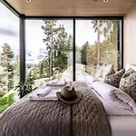 The Wonderinn Mirrored Glass - Wonderinn Delta * Hektner