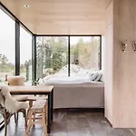 The Wonderinn Mirrored Glass - Wonderinn Delta * Hektner