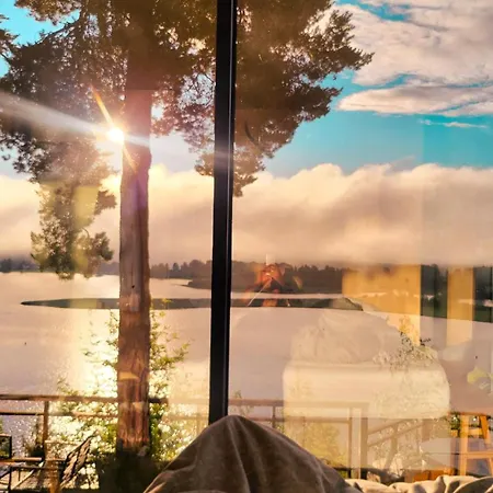 The Wonderinn Mirrored Glass - Wonderinn Delta