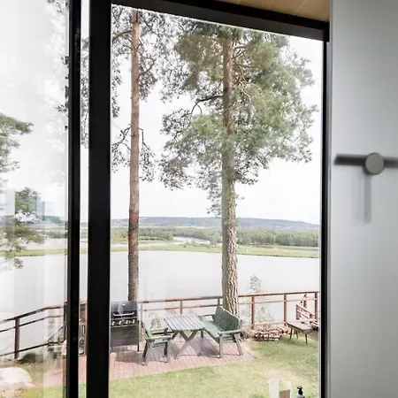 Lodge The Wonderinn Mirrored Glass - Wonderinn Delta